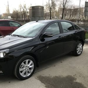 ЗК 653 Маэстро (черное стекло) (Lada Vesta) (металлик), 3л